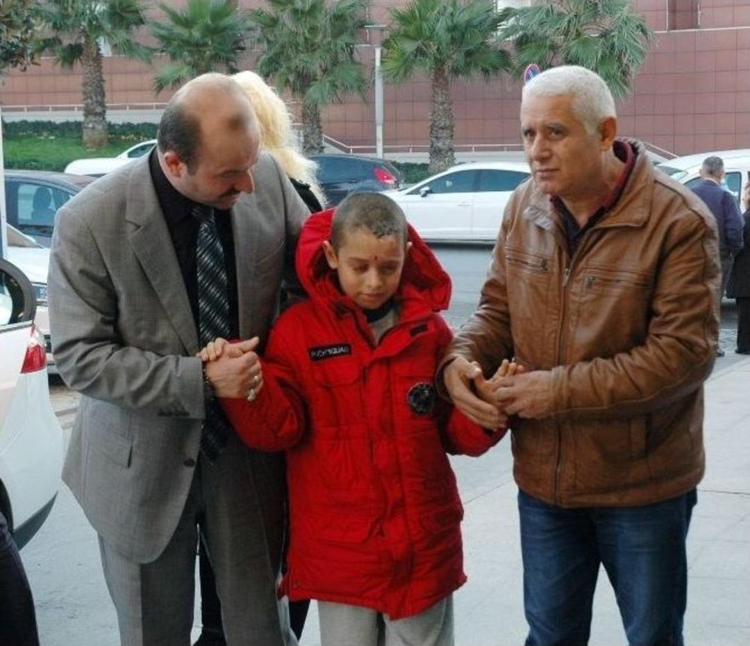 Deney Yaparken G&ouml;z&uuml;nden Yaralanan Mert İ&ccedil;in Yeni Umut