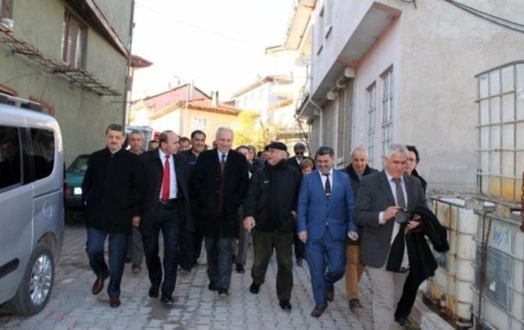 &Ccedil;ek&uuml;l Vakfı Başkanı Prof. Dr. Metin S&ouml;zen Eskigediz&rsquo;de