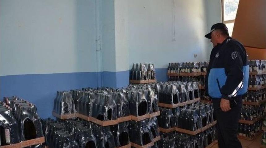 Aydın&rsquo;da 10 Bin Şişe Ka&ccedil;ak İ&ccedil;ki Ele Ge&ccedil;irildi