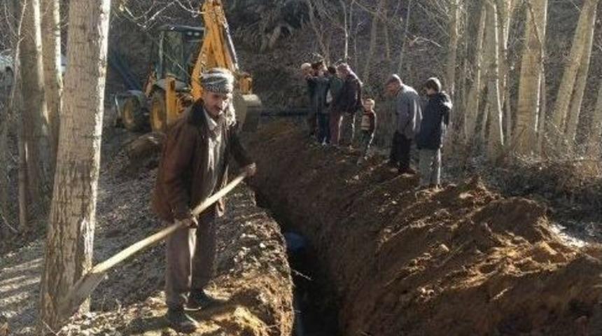 Bah&ccedil;esaray&rsquo;da Yol Ve Alt Yapı &Ccedil;alışmaları Devam Ediyor