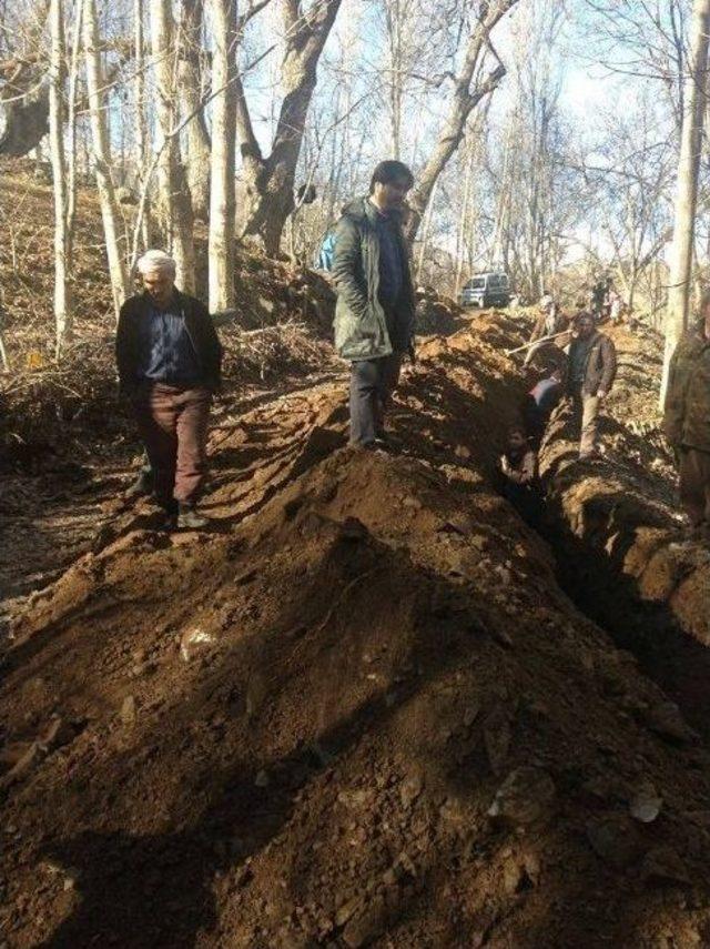 Bahçesaray’da Yol Ve Alt Yapı Çalışmaları Devam Ediyor