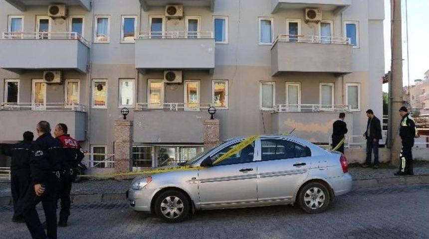 Bor&ccedil; Nedeniyle Satılan Eski Oteline Kurşun Yağdırdı