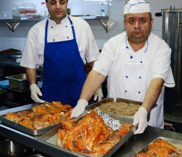 Kandıra Hindisi Almaya Gelenler Eli Boş Dönüyor