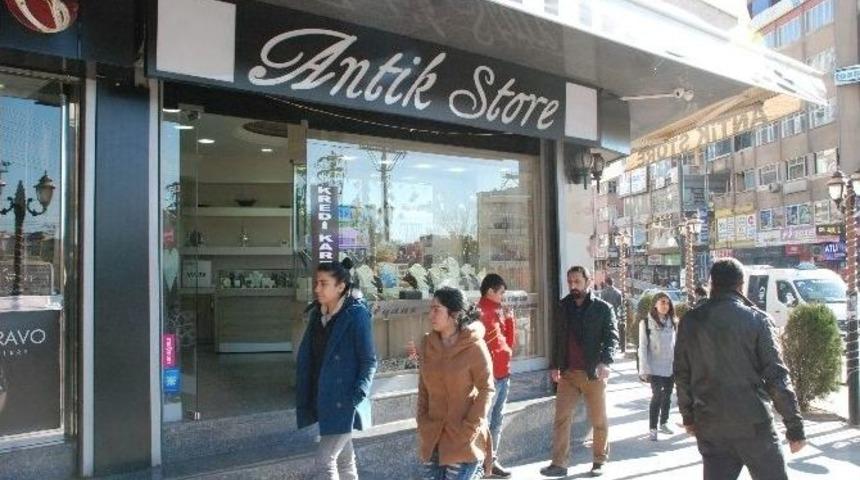 Diyarbakır&rsquo;da Bir Kuyumcu Soygunu Daha