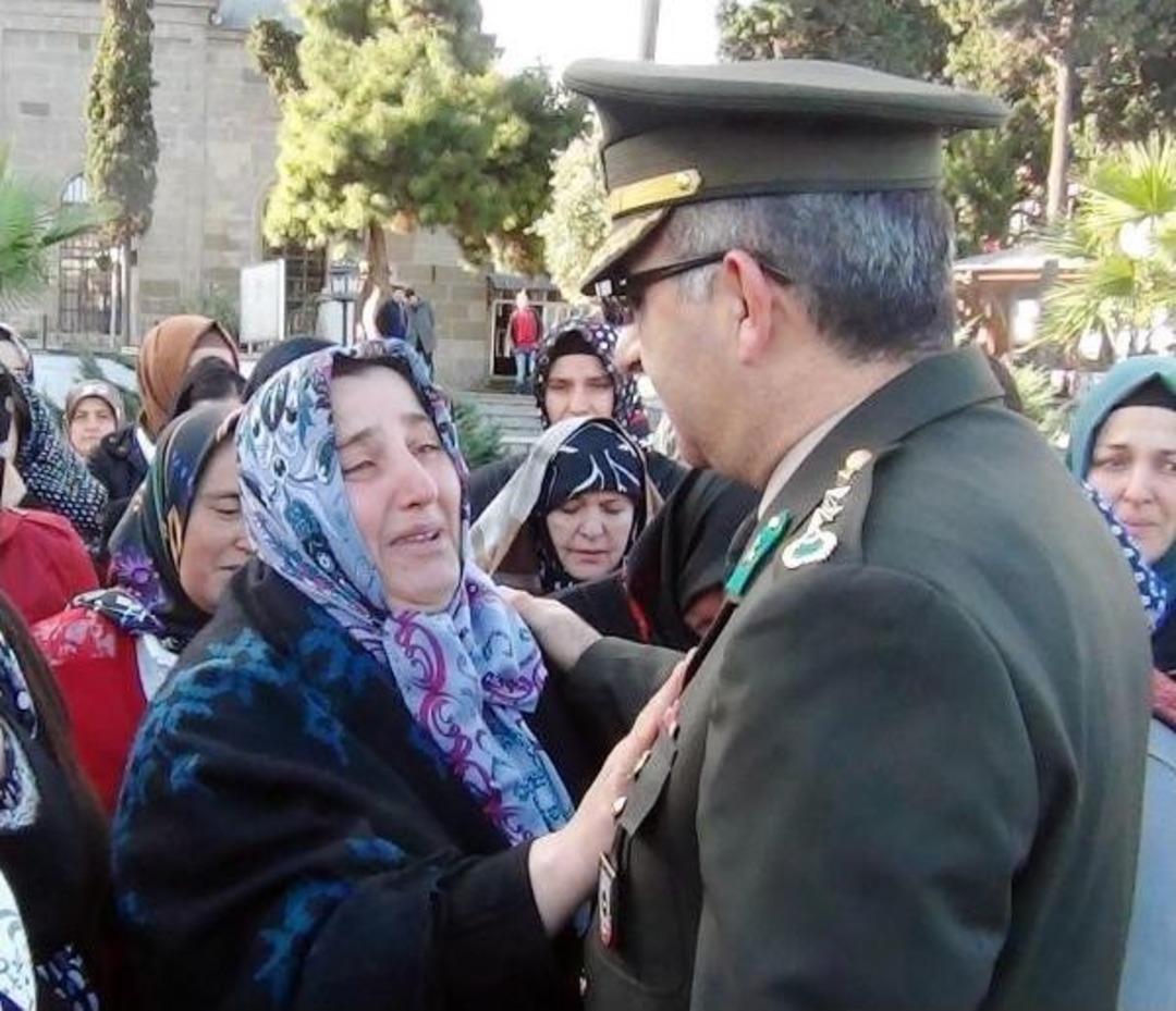 Askerden Hava Değişimine Geldi, Bı&ccedil;aklanarak &Ouml;ld&uuml;r&uuml;ld&uuml;