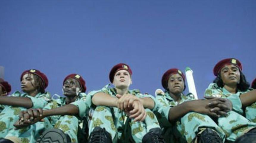 Onu 40 bakire kadın koruyor