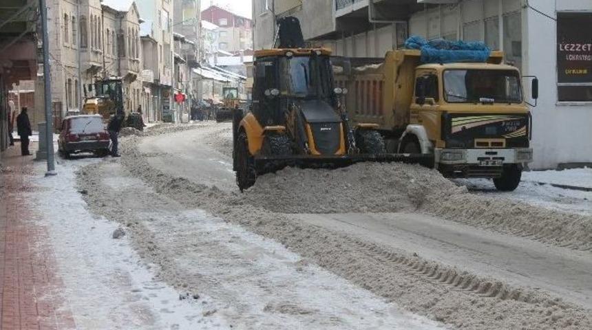 Akdağmadeni Belediyesinden Kar Temizliği