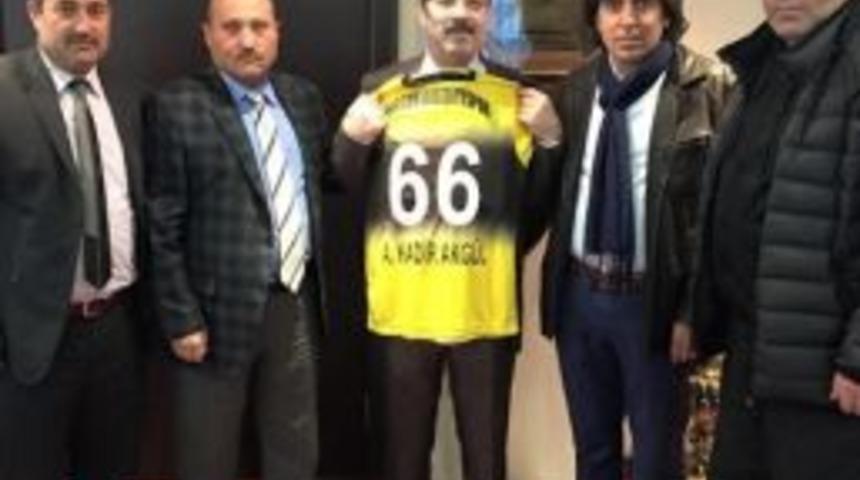 Teskomb Başkanı Abdulkadir Akg&uuml;l&rsquo;den Sorgun Belediyespor&rsquo;da Destek