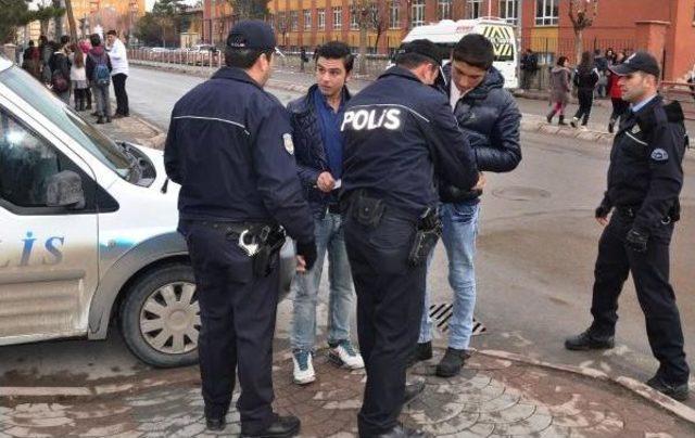 Okul &Ouml;n&uuml;nde Bekleyene 189 Lira Ceza 1