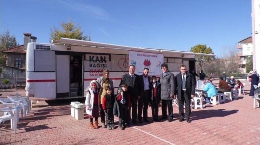 Veliler Ve &Ouml;ğretmenlerden 51 &Uuml;nite Kan Bağışı