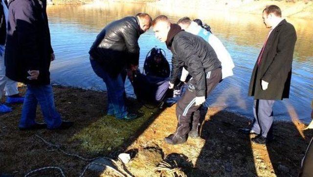 Üniversitelilerin Otomobil Baraja Düştü: 1 Ölü