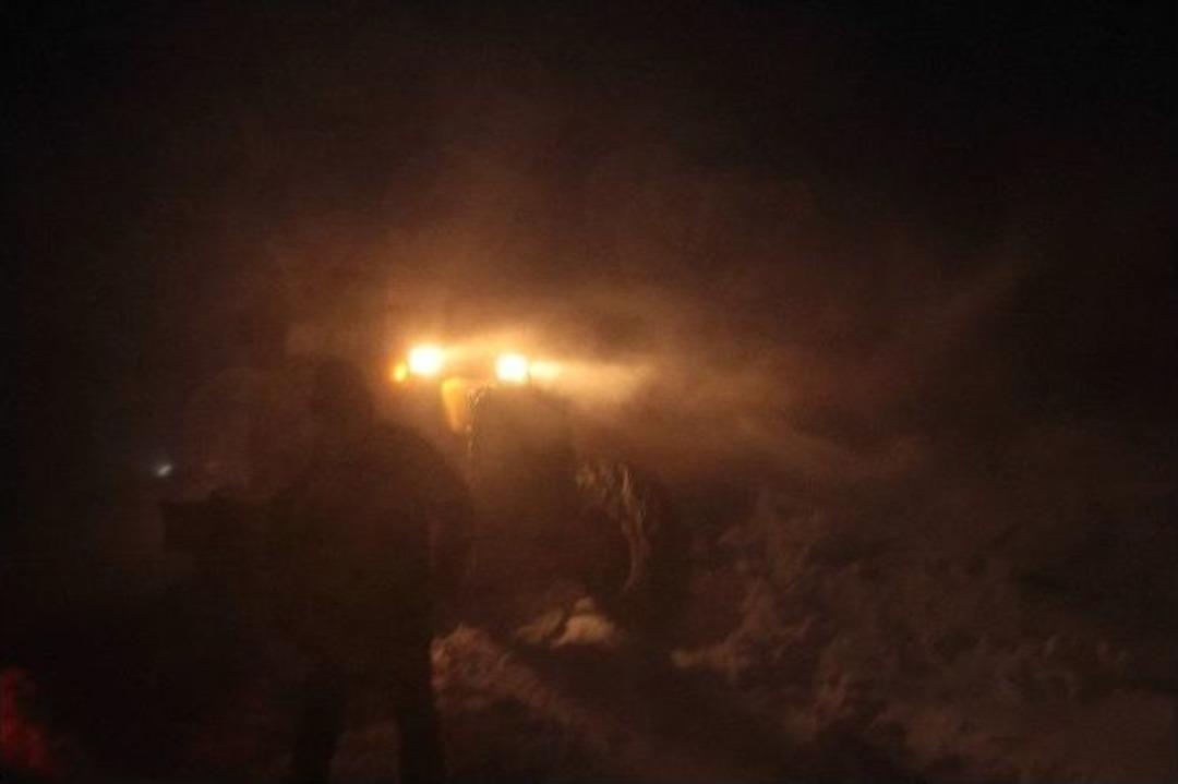 Kar Nedeniyle Yolda Mahsur Kalan 13 &Ouml;ğrenci Kurtarıldı