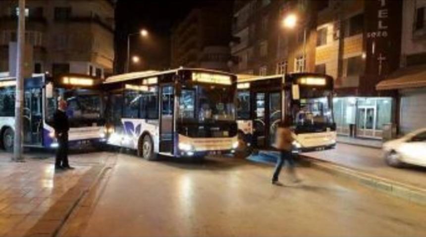 Yolu Paylaşamayınca Kaza Yaptılar