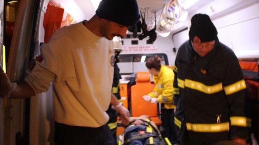 Sevgilisiyle Tartıştı K&ouml;pr&uuml;den Atladı