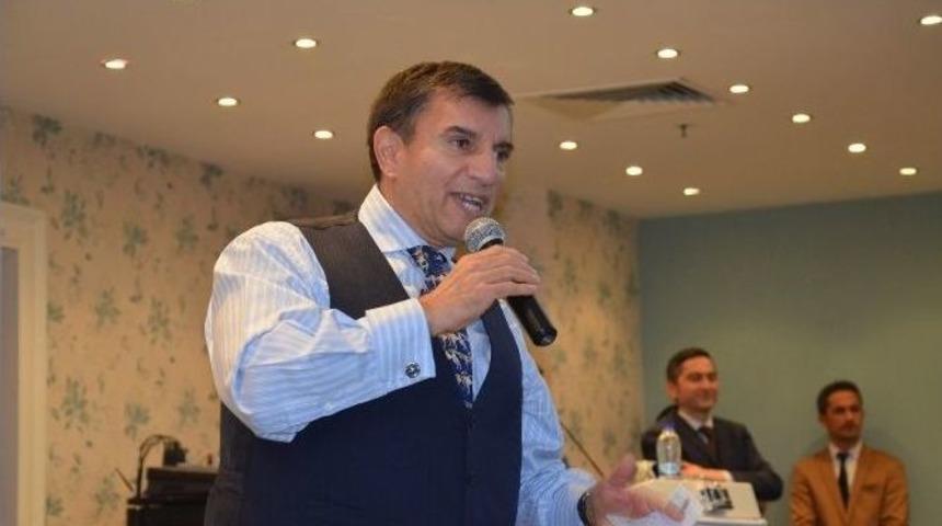 Prof. Dr. &Uuml;st&uuml;n D&ouml;kmen Fatsalılarla Buluştu