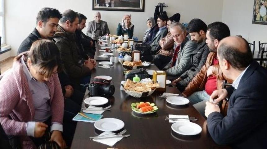 Eş Başkanlar Basınla Bir Araya Geldi