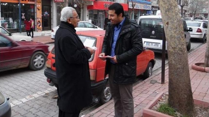 Chp Gen&ccedil;lik Kolları Cumhurbaşkanlığı Sarayı İ&ccedil;in Broş&uuml;r Dağıttı