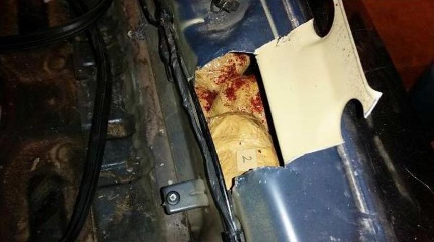 Otomobil Tamponundan 10 Kilo Eroin &Ccedil;ıktı