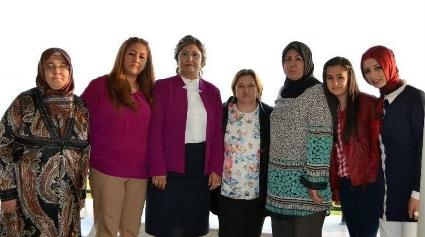 Erdemli&rsquo;de Polis Eşlerinden Anlamlı Etkinlik