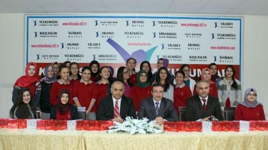 Yelkenoğlu, Başarılı &Ouml;ğrencilerini Tabletle &Ouml;d&uuml;llendirdi