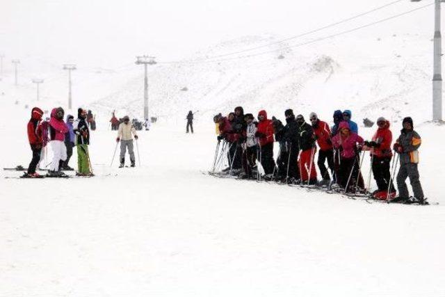 Erciyes'te Yeni Yıla Meşaleli Kayak Gösterisi İle Girilecek