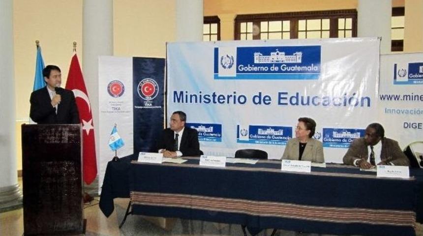 Tika&rsquo;dan Guatemala Eğitim Bakanlığı&rsquo;na Ekipman Desteği
