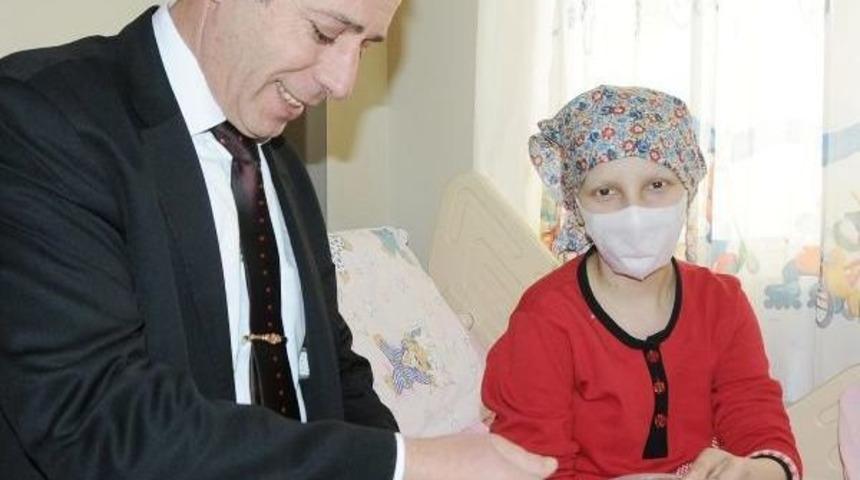 Kafe &Ccedil;alışanlarından 'l&ouml;sev'e Bağış