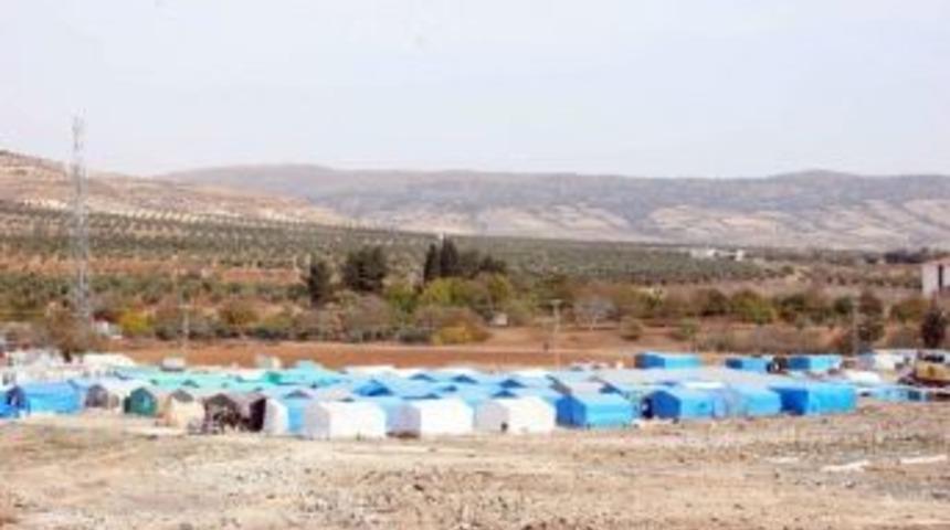 Karataş Semtindeki Suriyelilerin &Ccedil;adırlarının Kaldırılması İsteniyor