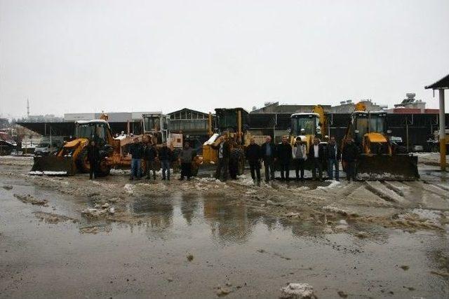 Siirt Belediyesi Karla Mücadele Çalışmalarına Devam Ediyor