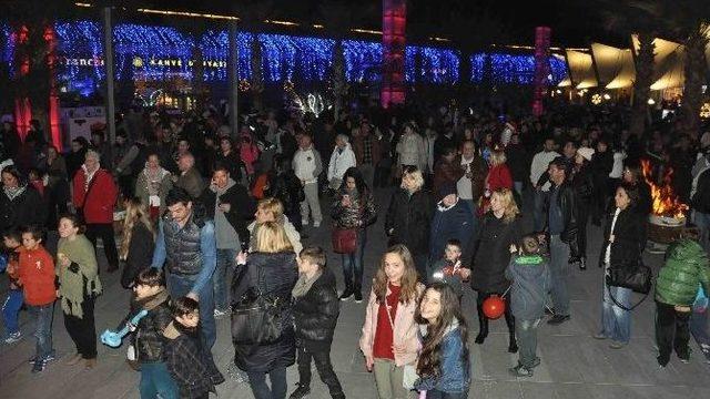 Kuşadası’nda Christmas Kutlaması