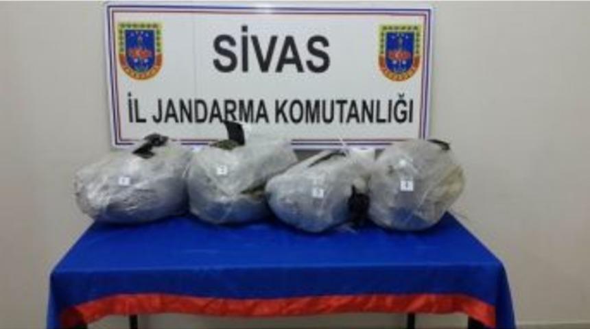 Sivas&rsquo;ta 20 Kilo Esrar Ele Ge&ccedil;irildi