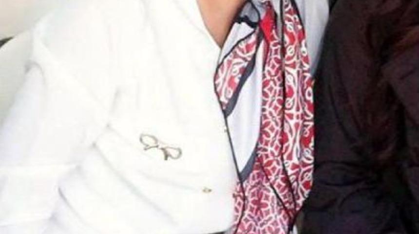 Otomobilde Sıkışarak Can Verdi