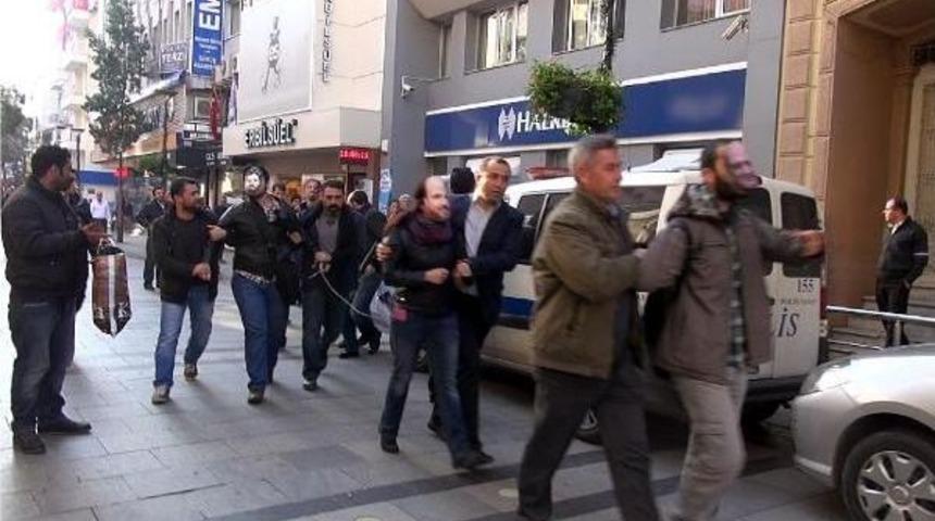 Halkbank &Ouml;n&uuml;nde Protestoya 6 G&ouml;zaltı