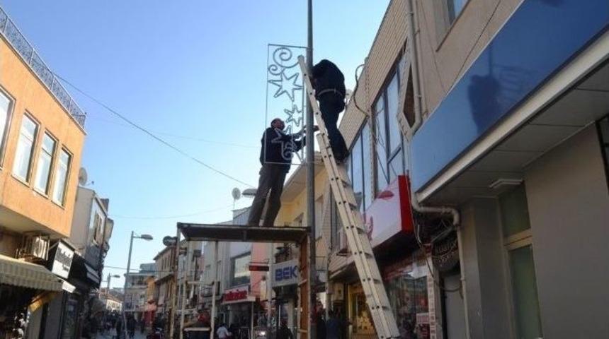 Ayvalık&rsquo; I Yılbaşına Hazırlıyorlar