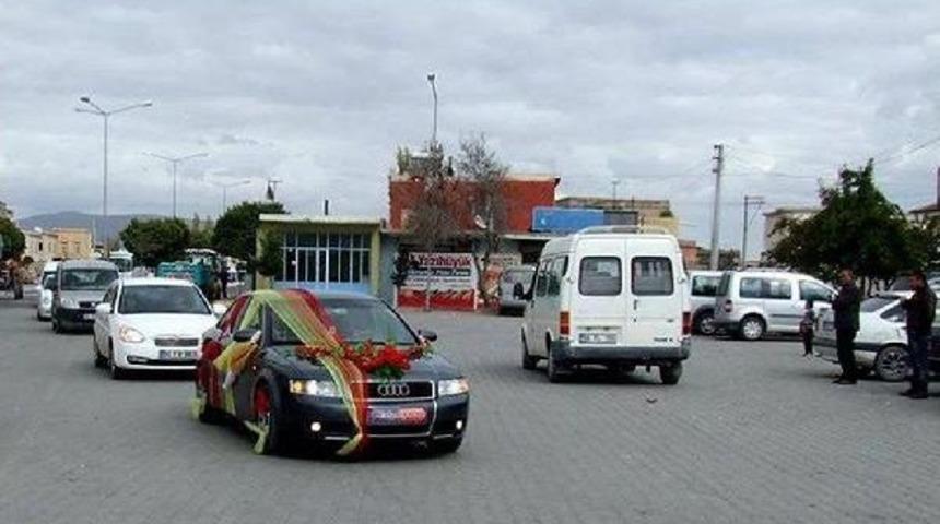 Belediye, D&uuml;ğ&uuml;n Konvoyu &Ouml;n&uuml; Kesmeyi Yasakladı