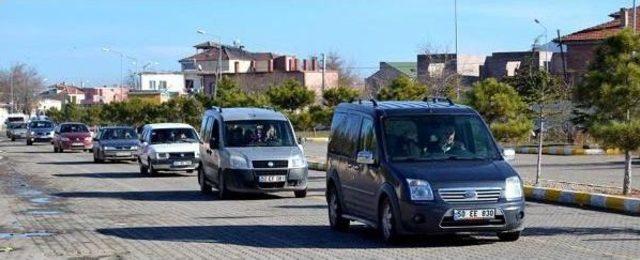 Belediye, Düğün Konvoyu Önü Kesmeyi Yasakladı