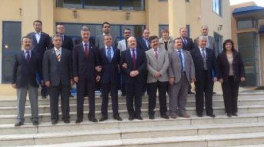 Uluslararası &Uuml;niversiteler Konseyi, Irak&rsquo;ta Ter&ouml;r Mağduru &Ouml;ğrenci Ve Akademisyenlere Uluslar Arası &Ccedil;&ouml;z&uuml;m Toplantısı D&uuml;zenledi