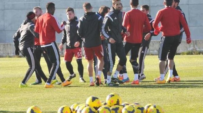 Sivasspor, Kasımpaşa Ma&ccedil;ına Hazırlanıyor