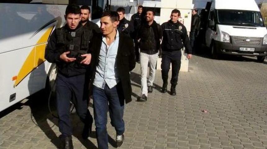 S&uuml;t&ccedil;&uuml; İmam'da Gerginlik S&uuml;r&uuml;yor: 67 G&ouml;zaltı