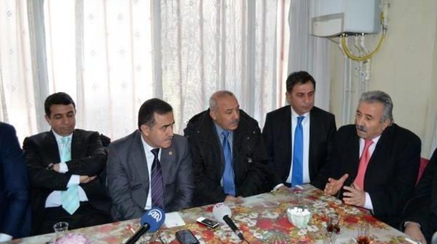 &Ouml;zkes: Ahlaksız M&uuml;sl&uuml;man Tipi Yetiştiriliyor