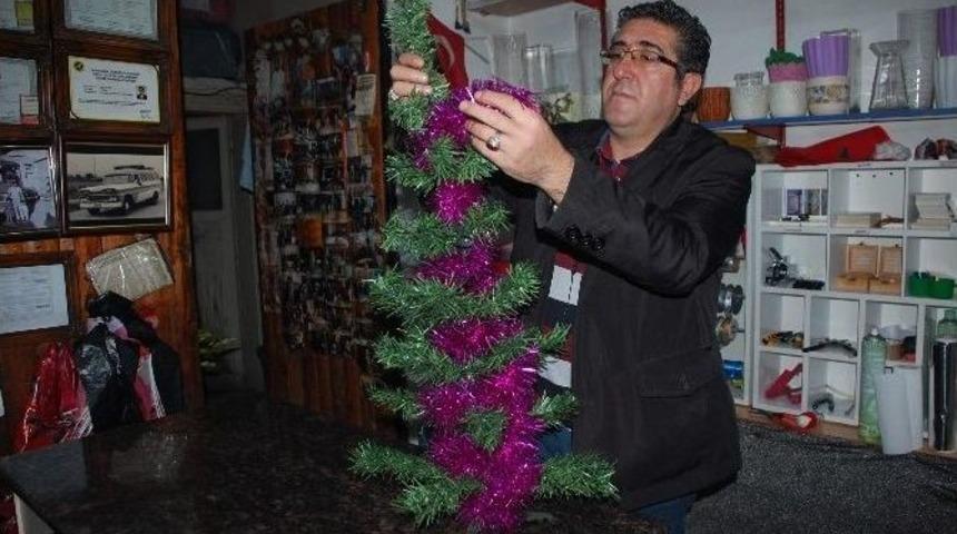 Yılbaşı &Ccedil;amları Tezgahlarda Yerini Aldı