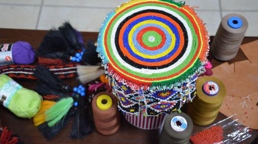 Busmek Defilesinde Tuğ&ccedil;e Kazaz S&uuml;rprizi