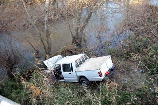 Kadın İşçileri Taşıyan Kamyonet Dere Yatağına Uçtu: 8 Yaralı