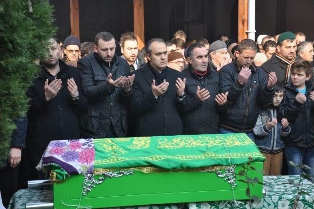 Kansere Yenik D&uuml;şen 4 Yaşındaki Buğlem Toprağa Verildi