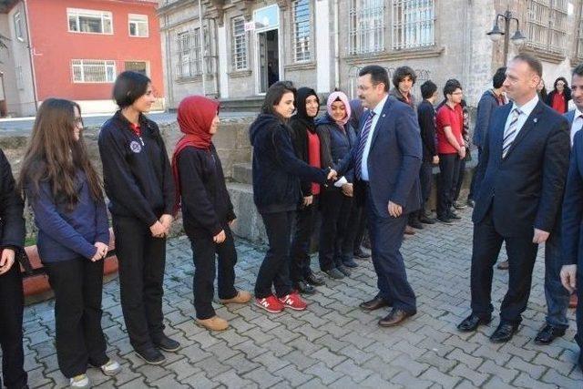 Başkan Genç, Sosyal Bilimler Lisesi’nde Öğrencilere Ders Verdi