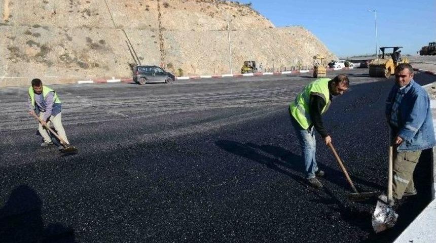 B&uuml;y&uuml;kşehir&rsquo;den Taşkuyu Mağarası Yoluna Asfalt