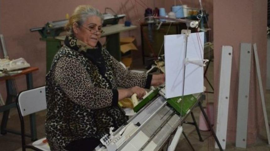 P&uuml;l&uuml;m&uuml;r&rsquo;de Ev Hanımlarına Y&ouml;nelik Dikiş-nakış Kurs A&ccedil;ıldı