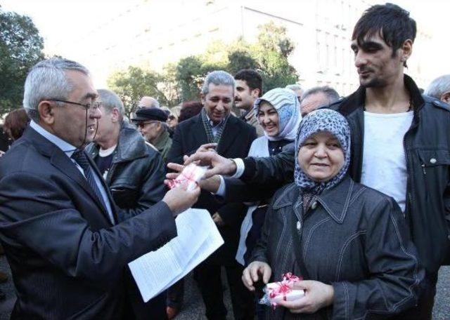 Temiz Siyaset İçin Beyaz Sabun Dağıttılar