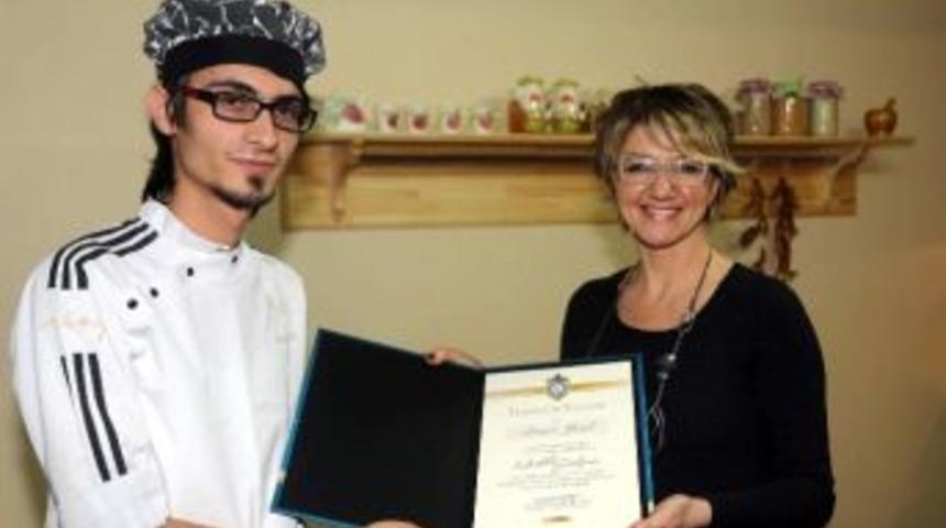 Esmek&rsquo;in Yeni Yıl Yemekleri Kursu Tamamlandı