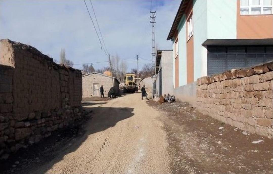 Bah&ccedil;edere K&ouml;y&uuml;nde Yol Yapım &Ccedil;alışmaları